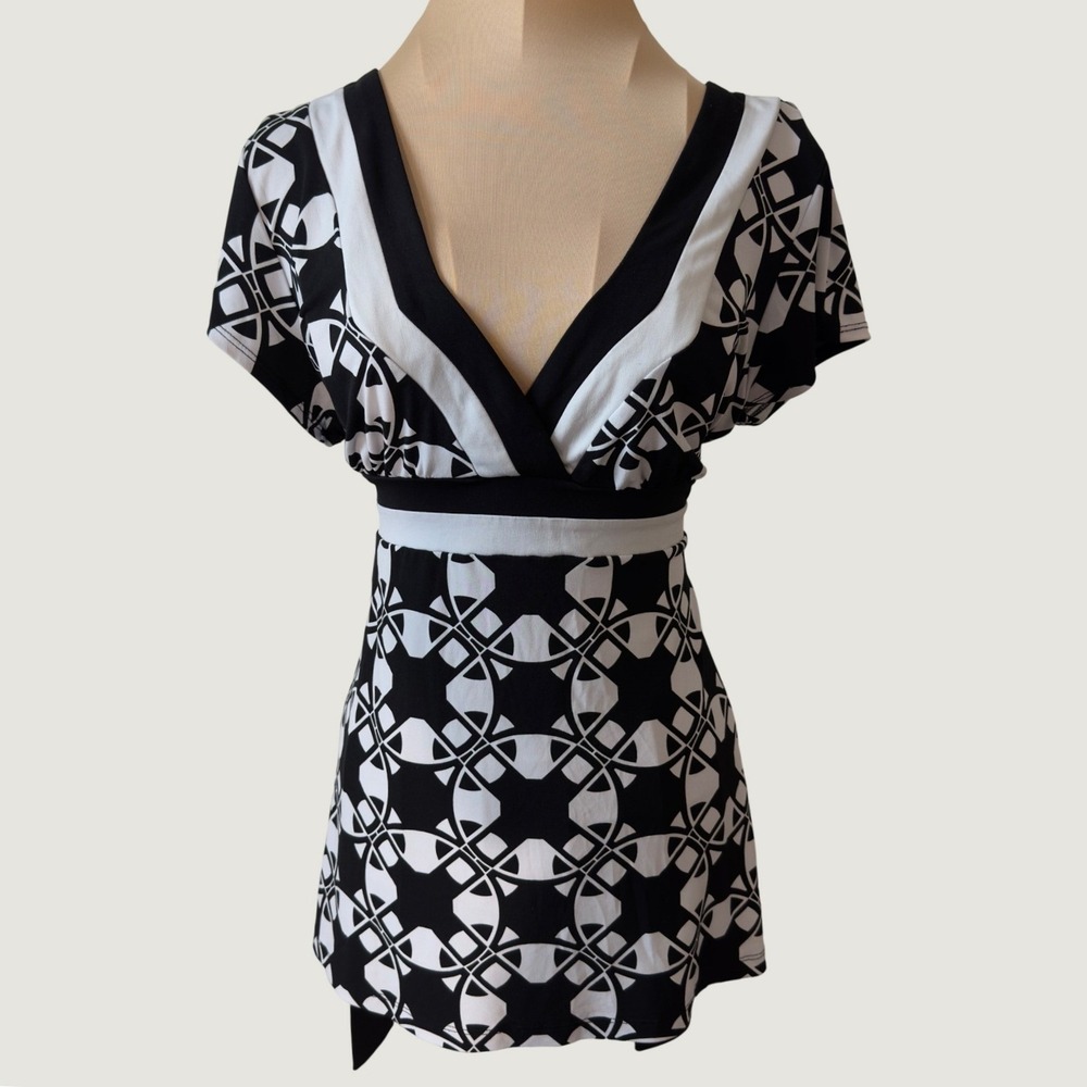 2223 | Y2K Geometric Print Empire Waist Tie Back Blouse Black White Women XL